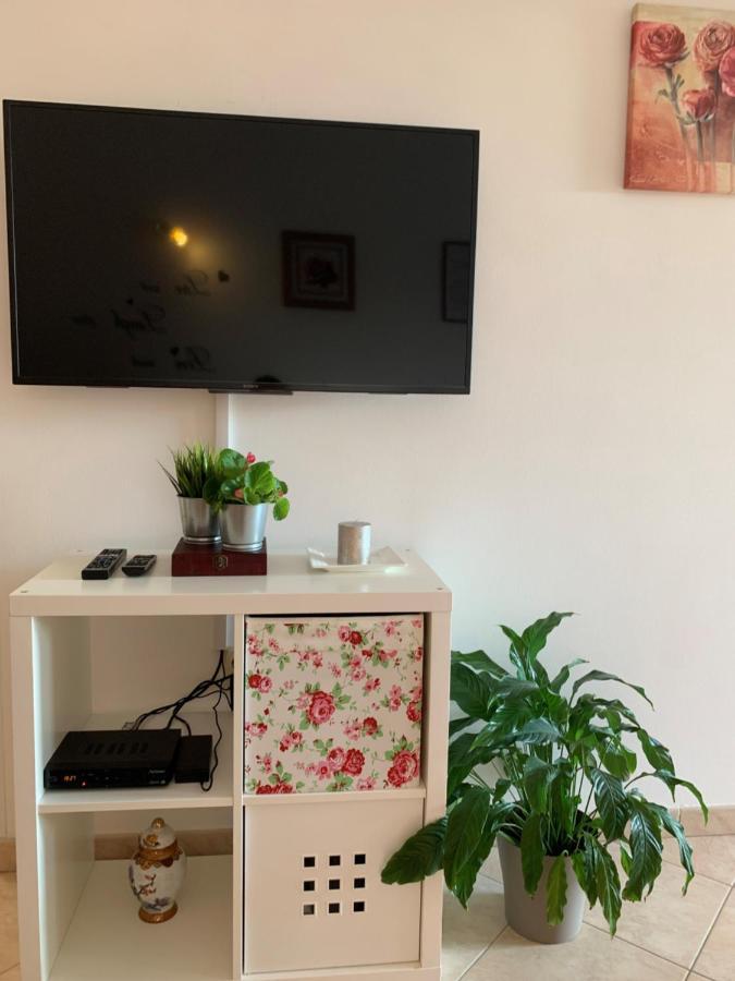 Villa Ulika - 3 Apt For 4 Persons بولا المظهر الخارجي الصورة