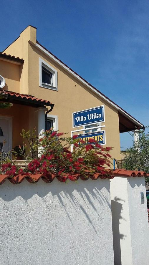 Villa Ulika - 3 Apt For 4 Persons بولا المظهر الخارجي الصورة