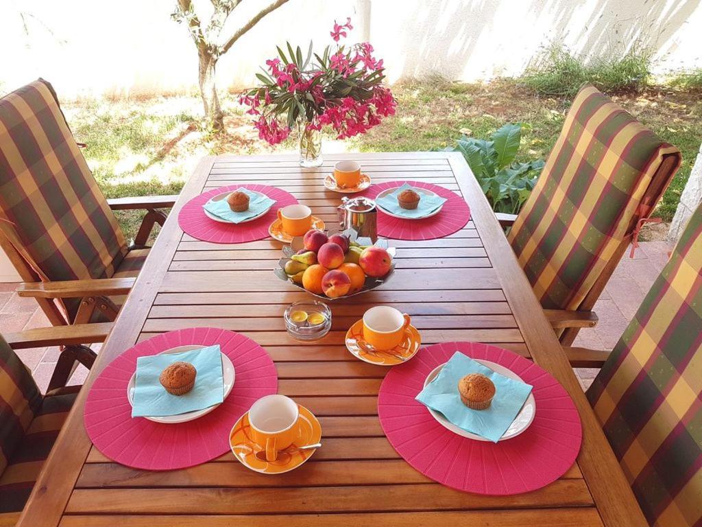 Villa Ulika - 3 Apt For 4 Persons بولا المظهر الخارجي الصورة