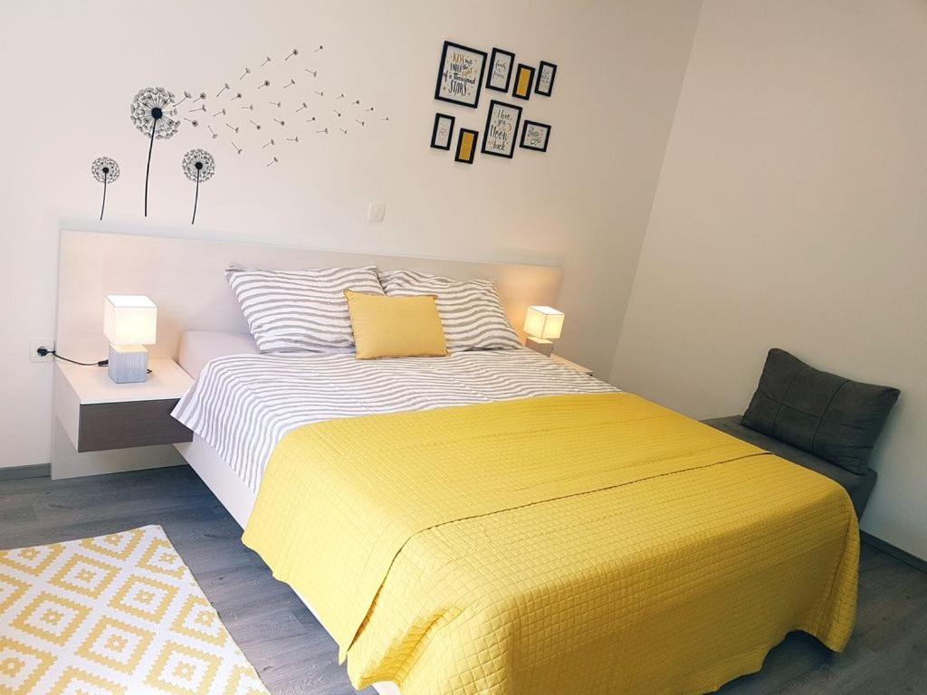 Villa Ulika - 3 Apt For 4 Persons بولا المظهر الخارجي الصورة