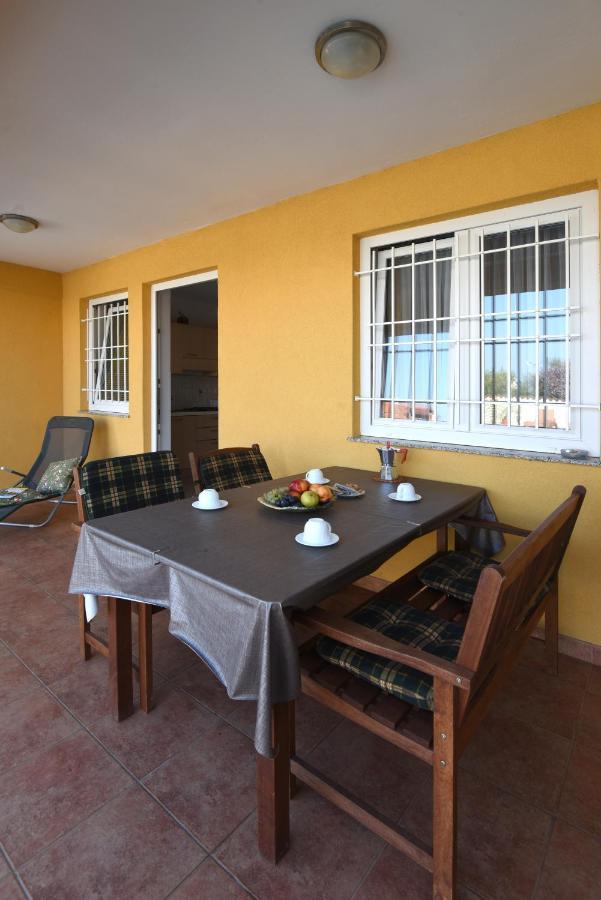 Villa Ulika - 3 Apt For 4 Persons بولا المظهر الخارجي الصورة